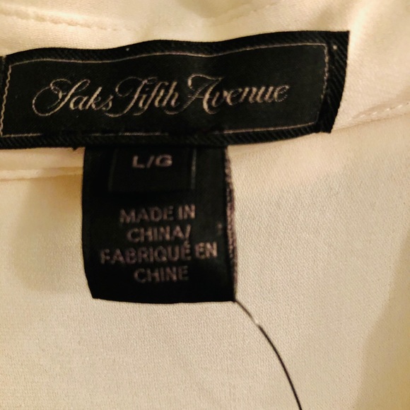 A very complementing Saks white sheer blouse - Picture 2 of 8